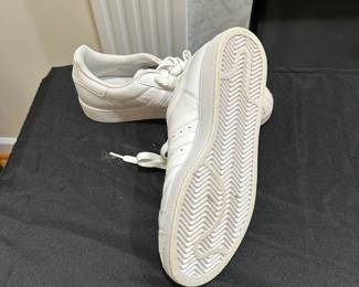 C102 - $10. Mens 9. Adidas Low Top Sneakers. 