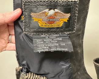 C3 - $100 - Mens Size Medium Harley Davidson Distressed Chaps. Size Medium Harley Davidson Chaps. 