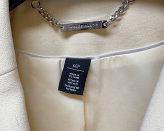 C62 - $20. Size 00P - White House Black Market Blazer
