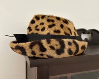 C94 - $65. Ladies Vintage Fur Hat. No issues noted. 