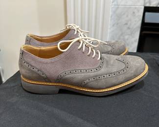 C98 - $15. Mens 8.5. Cole Haan Grey Oxfords. 