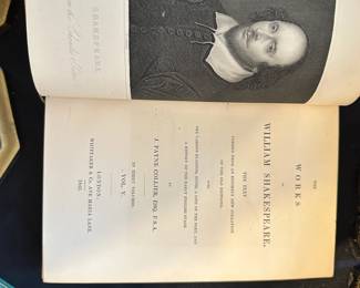 C170 - $300. Shakespeare Set - 9 Volumes. 