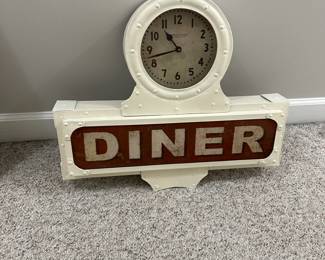 C131 - $40. Diner Clock & Sign (NEW not an old piece!) Pendulux Brand. Plugs in to light up Diner sign. 
