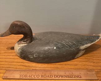 D25 - $35. Large Duck Decoy. Unsigned. 