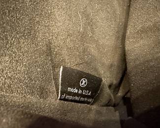 C105 - $1450. Louis Vuitton Pochette Metis Monogram Reverse. With Box and Authenticity Certificate. Has minor cracking and scratches on the metal. If you would like to see prior to committing please let me know when you reach out. 