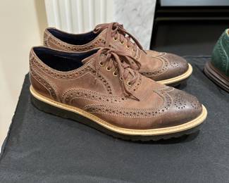 C97 - $15. Mens 8.5. Cole Haan Brown Oxfords. 