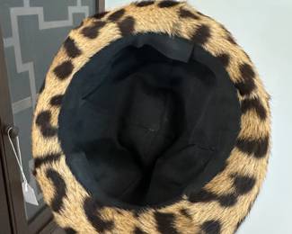 C94 - $65. Ladies Vintage Fur Hat. No issues noted. 