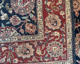 C27 - $150. Wool Area Rug. No Tag. Looks like hand knotted wool. 4' x 6' area rug