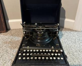 C182 - $175. 1919 Hammond Multiplex Typewriter with Case. Folding Space Bar. 