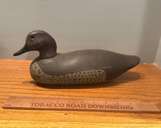 D6 - $40. Wooden Duck Decoy. Painted & Unsigned. 