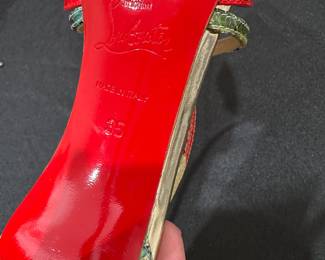 C118 - $175. Size 35. Christian Louboutin Cross Blake Pumps. Excellent Condition. $175 - Size 35. Christian Louboutin Cross Blake Pumps. Excellent Condition. 