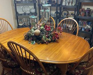 Beautiful farmhouse, dining table and six chairs