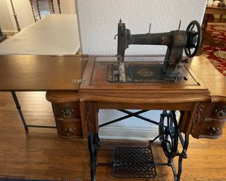 Antique Singer Sewing Machine in Gorgeous desk