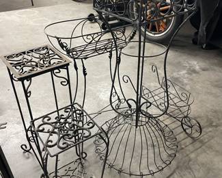 Wire plant stands