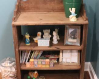 Vintage Shelf side bedroom