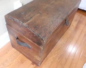 Vintage Wood Chest leather handle