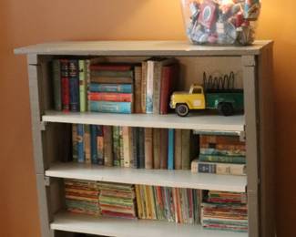 LR 4 Shelf Bookshelf