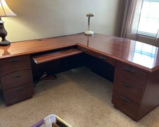 #82 - $350 - L - shaped desk 79Lx72lx24wx36wx28H seven drawers
