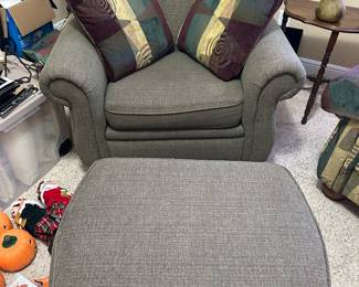 #89 - $110 - Green armchair with ottoman chair - 40wx34dx37h ottoman - 30x22
