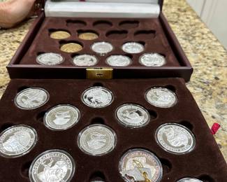 #66 - $750 - 19 silver coins North American Big Game super Slam - one troy ounce 999. silver in box with key
