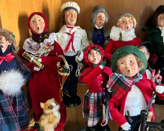 #21 - $300 for the lot - Buyer's choice - The Carolers 17 + accessories 