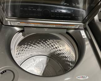 #110 - $800 -  Whirlpool washer & Whirlpool dryer 
