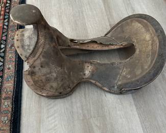 #35A  - $225 - WWI military calvary saddle 