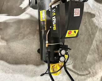 #105 - $120 - Central pneumatic air compressor 2.5HP 10Gal 125 max PSI 24hx40wx13d