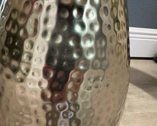 #92 - $70 - Pair Hammered silver pear shaped bottom lamps 24h
