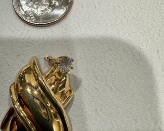 #72 - $150 - Pair of 14kt gold earrings jackets 