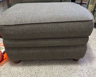 #89 - $110 - Green armchair with ottoman chair - 40wx34dx37h ottoman - 30x22