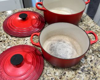 #62 - $90 - Le creuset set of 2 pots with lids size 18/22