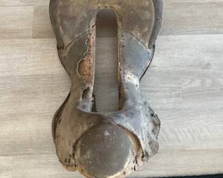 #35A  - $225 - WWI military calvary saddle 
