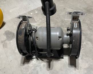 #102 -$50 Central machinery grinder with light 3560 RPM 110 / 120VAC/60Hz/3.6A 19hx17wx5d