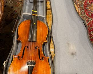Antique violin 