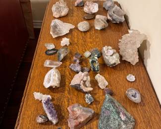 Crystals & geodes 
