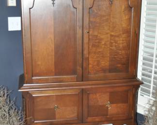Walnut China Cabinet with Elegant Shell Design and Queen Anne Style Cabriole Legs, 39"W x 15"D x 65.5"H.