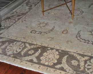 Beautiful Hand Knotted Area Rug Made in Pakistan, 100% Wool, 8'7"x11'7", in Taupe and Cream with Brown.