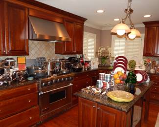 Beautiful Kitchen Furnished with Tons of Wonderful Items!