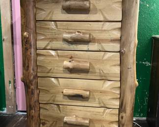 Rustic Chest of Drawers. 