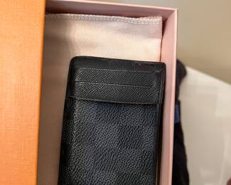 LV authentic card holder 