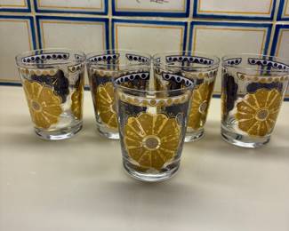 ZODIAC THEMED MID CENTURY GLASSEWARE