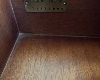 PAIR OF HENREDON  NIGHT STANDS