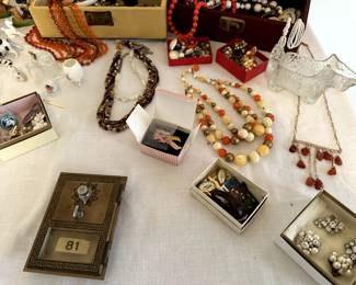 Women’s Costume Jewelry