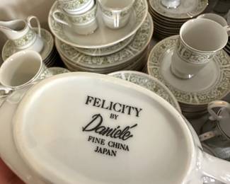 Felicity by Daniele China