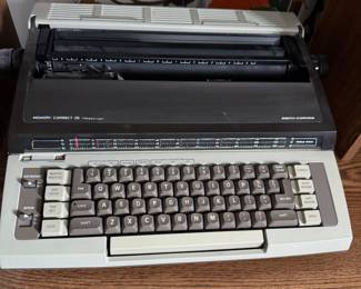 Smith-Corona Typewriter
Messenger III