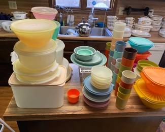 TUPPERWARE
