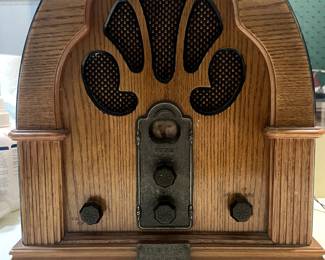 Vintage Thomas Collector Radio