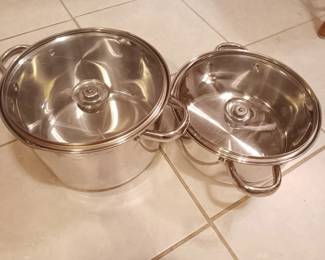 #162	Living Quarters set of 2 stock Pots w/lids	 $35.00 
