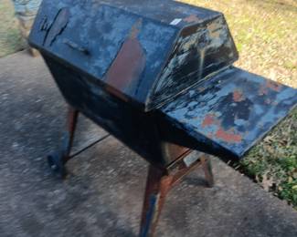 #137	Percy Gyuidry Inc Charcoal Grill	 $35.00 

